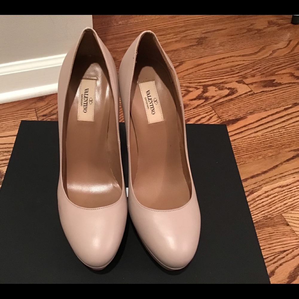 Valentino Nude Pumps - Size 40